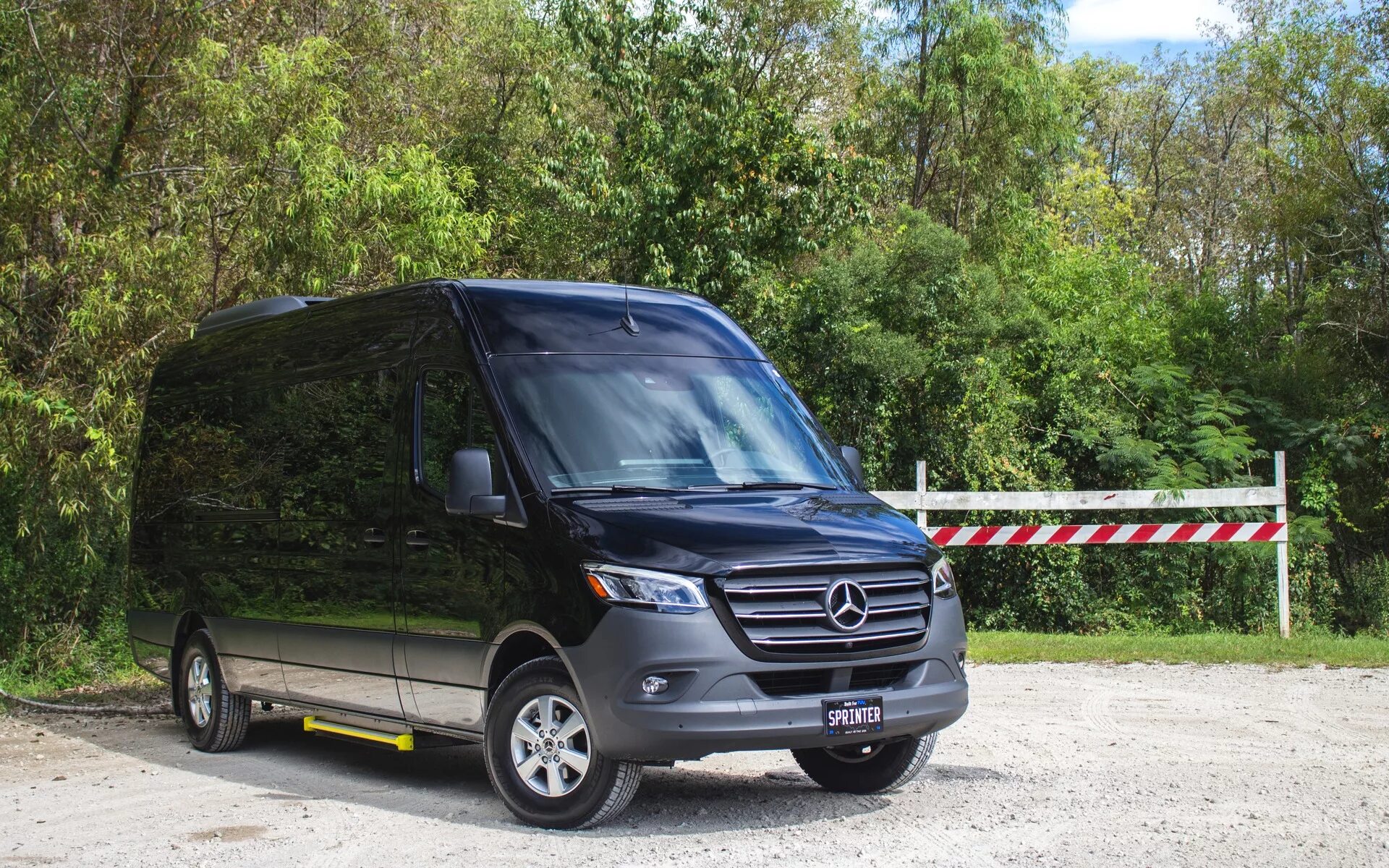 Купить мерседес спринтер новый. Mercedes Benz Sprinter 2019. Mercedes Benz Sprinter 516. Мерседес Спринтер 4 м. Mercedes Benz Sprinter 2020.