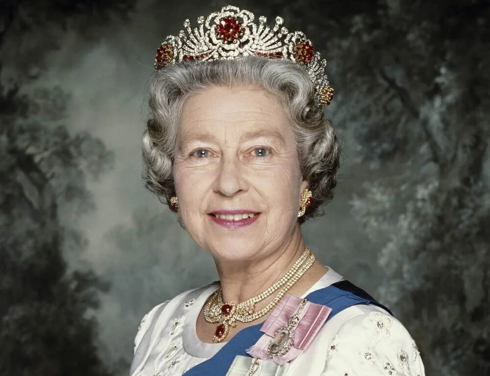 Queen of great britain. Бирманская тиара Елизаветы 2.