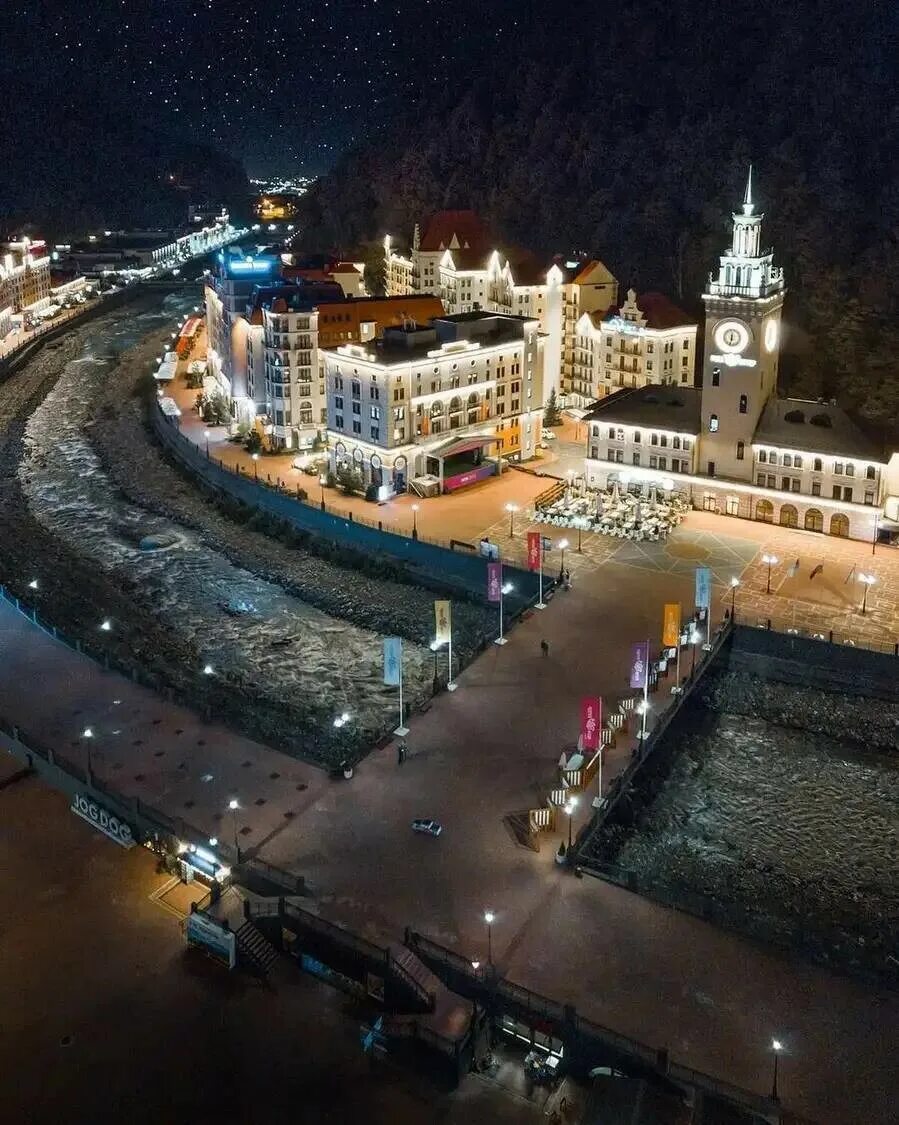 Красная поляна вечернее. Красная поляна вечернее. Эсто садок красная поляна зима. Красная поляна вечернее. Лавина сочи красная поляна 2023.