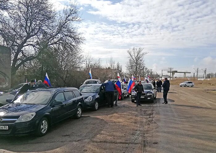 Срочные новости крым. Автопробег воссоединение Крыма с Россией. Джанкой Крым Россия. Автопробеги Дню воссоединения Крыма с Россией.