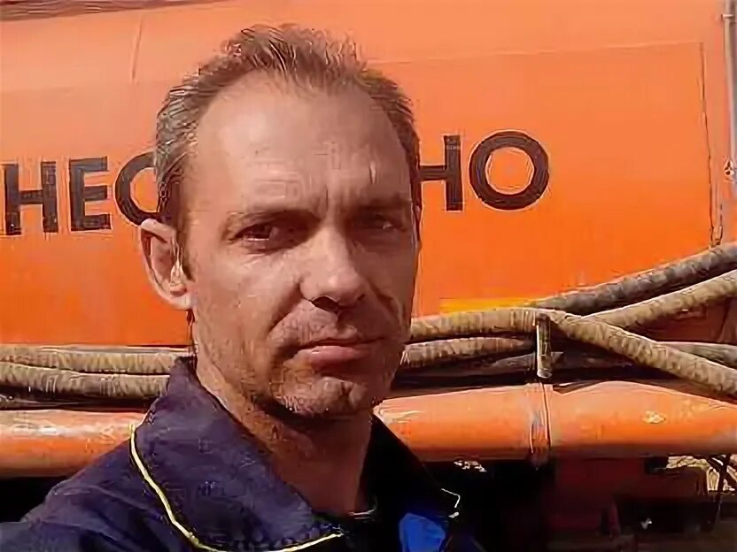 Водитель экспедитор. Склада. Водитель курьер. Водитель снабженец. Картинка снабженец в работе.