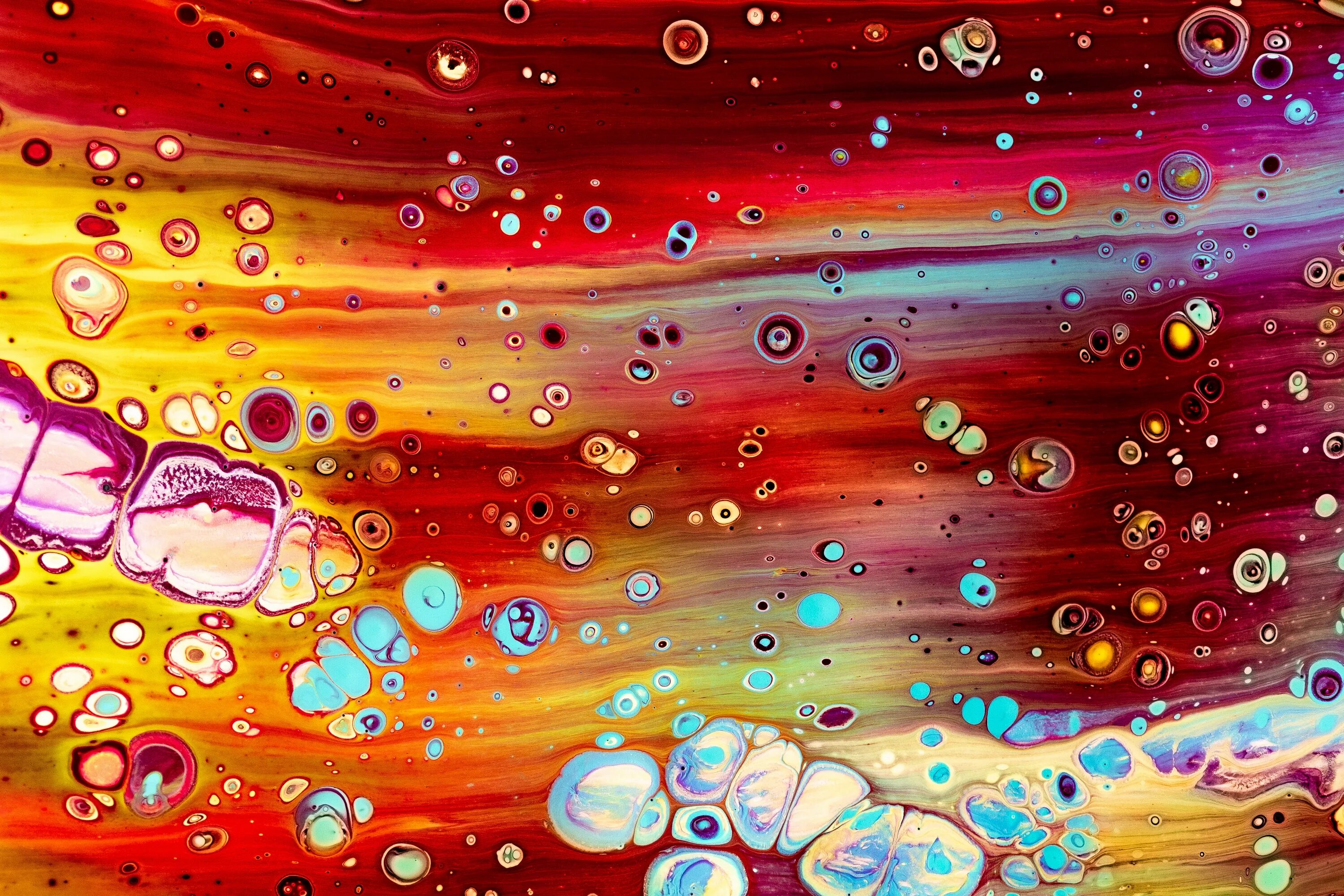 Яркие пузырьки. Разноцветные пузыри. Разноцветные мыльные пузыри. Абстракция пузырьки. Фон мыльные пузыри.