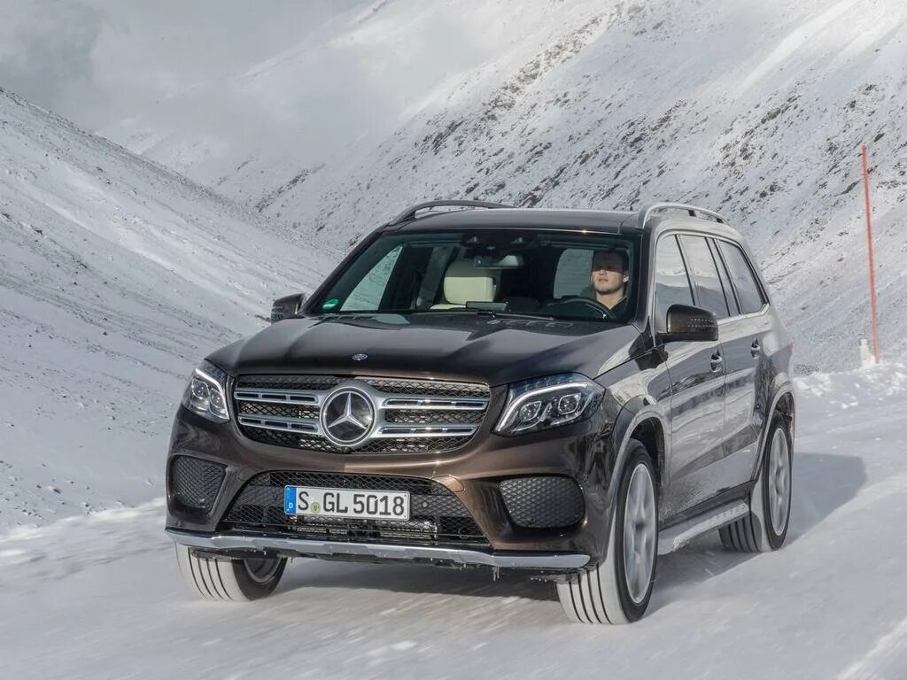 Mercedes gls 350. Мерседес-Бенц GLS 350d. Мерседес-Бенц GLS 350 D 4matic. GLS 350d 2019. Мерседес ГЛС 2015.