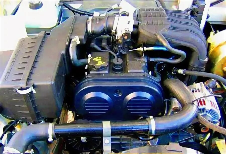 Двигатель на автомобиль волга. ГАЗ 31105 Волга Крайслер мотор. ДВС ГАЗ 31105 Крайслер. Мотор Крайслер на Волге 31105. ГАЗ 31105 двигатель Крайслер.