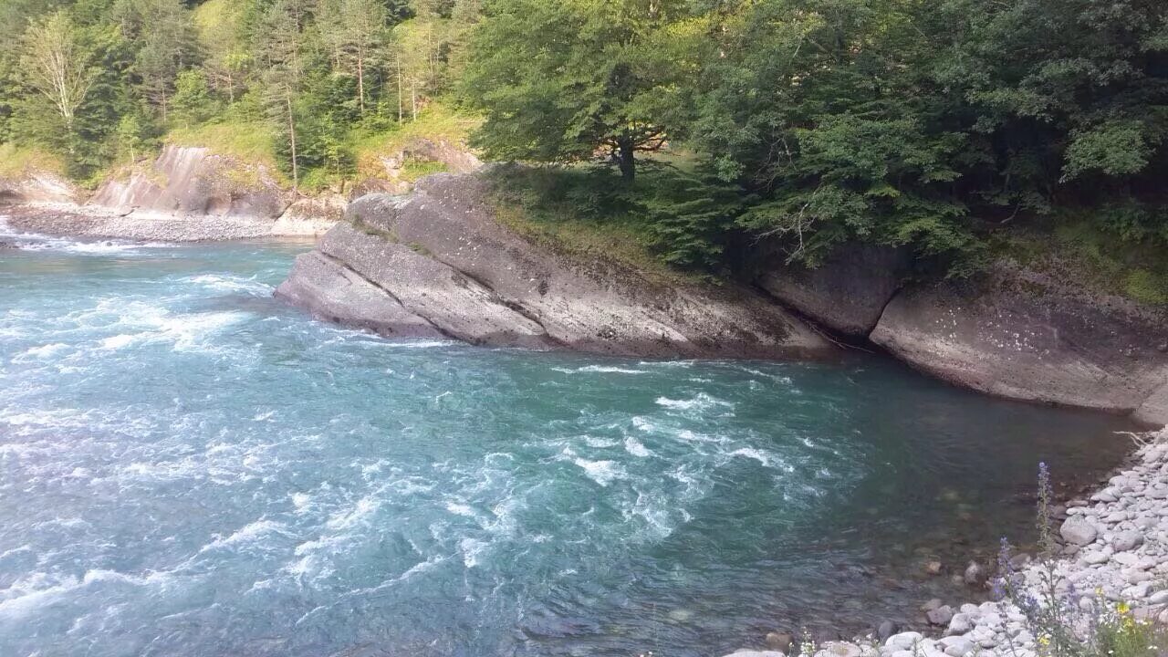 Район Минеральных вод Северного Кавказа. Минеральные воды Кавказа вода. Кавказские Минеральные воды на Северном Кавказе. Рекреационный район кавказские Минеральные воды.