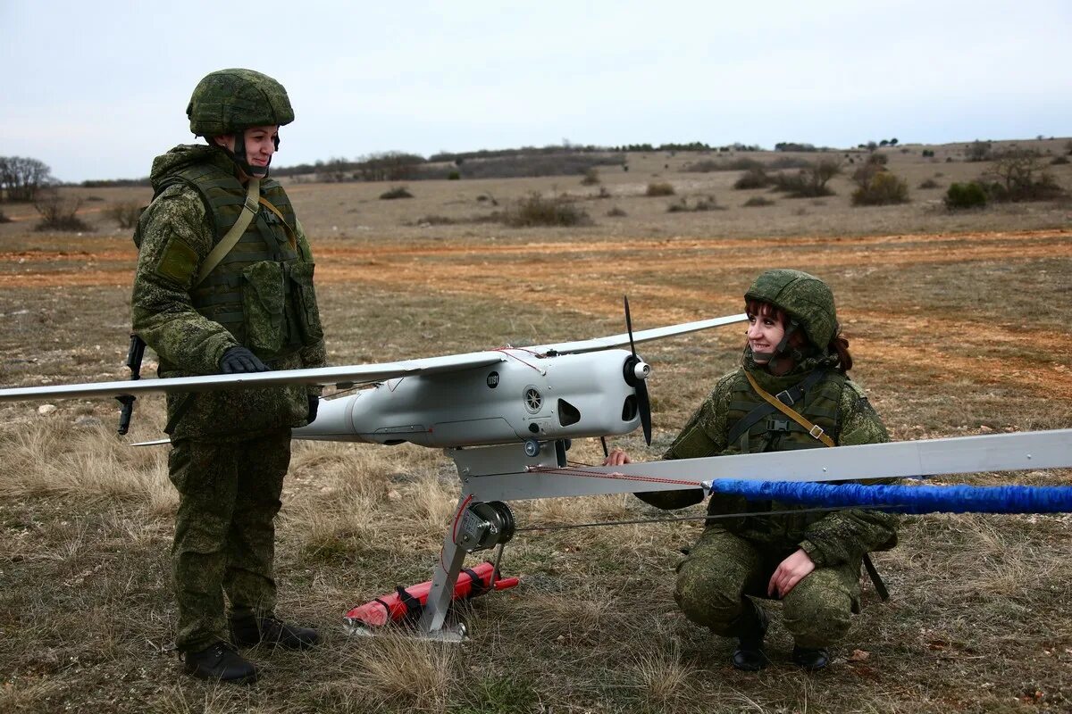 Ведение воздушной разведки. БПЛА Орлан-10. Военный разведывательный беспилотник «Орлан-10». БПЛА Орлан. Катапульта Орлан 10.