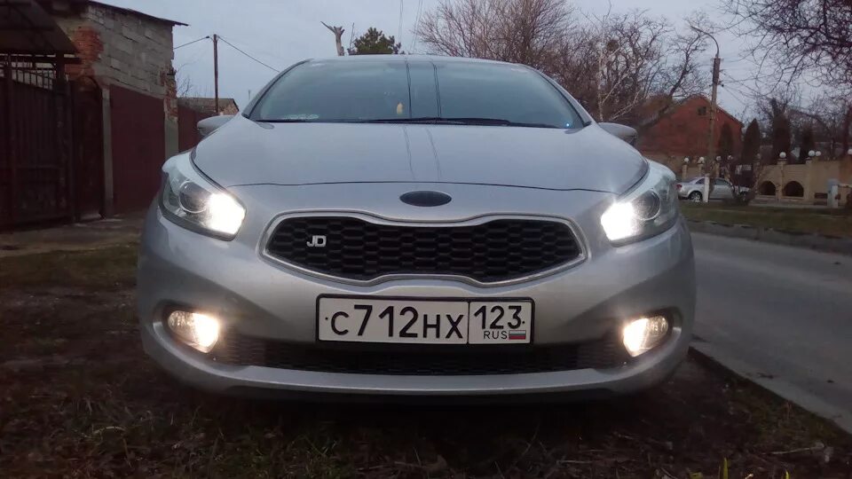 ДХО Kia Ceed JD 2016. Ходовые огни Киа СИД 2. ДХО Киа СИД 2. Kia Ceed 2 JD ДХО цоколь.