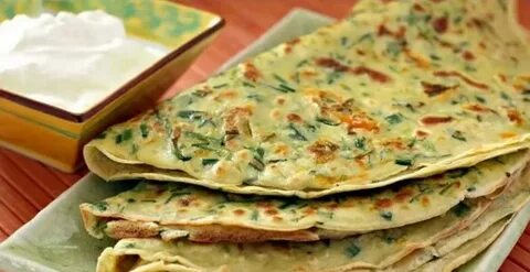 Лепешка с яйцами и зеленым луком