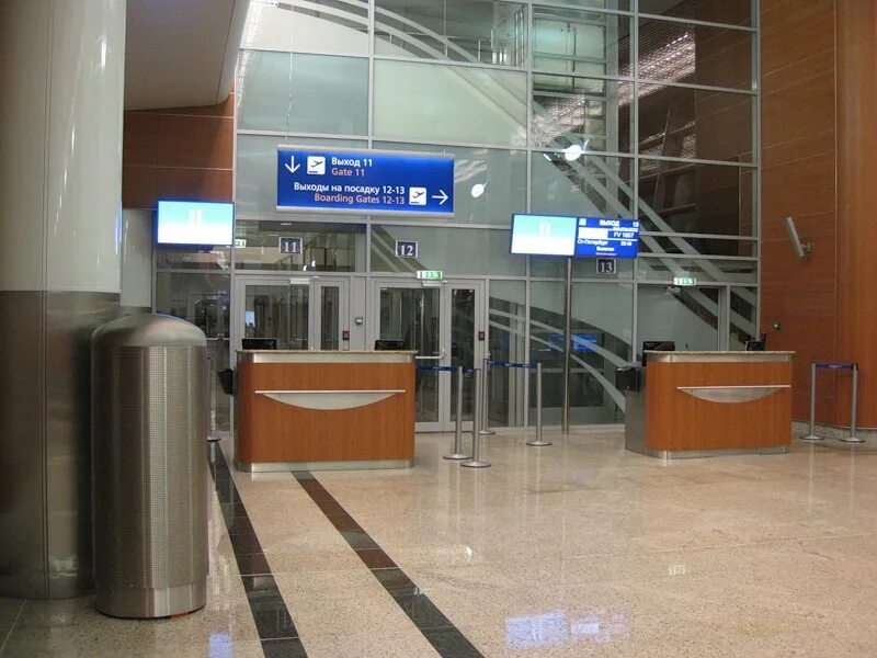 Курилка терминал с. Шереметьево терминал д. Шереметьево терминал д внутри. Шереметьево терминал в. Аэропорт Шереметьево терминал d внутри.