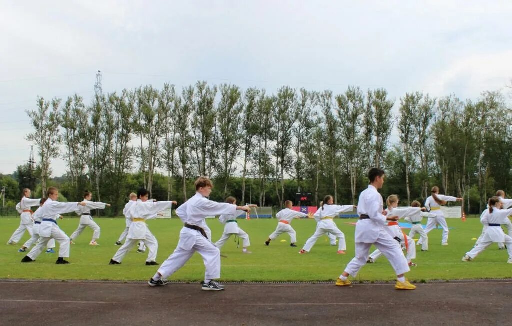 Яхрома спортивная. Муниципальный стадион, Яхрома. Спортивный комплекс Яхрома. Яхрома лагерь. Спортивный комплекс Яхрома Вега.