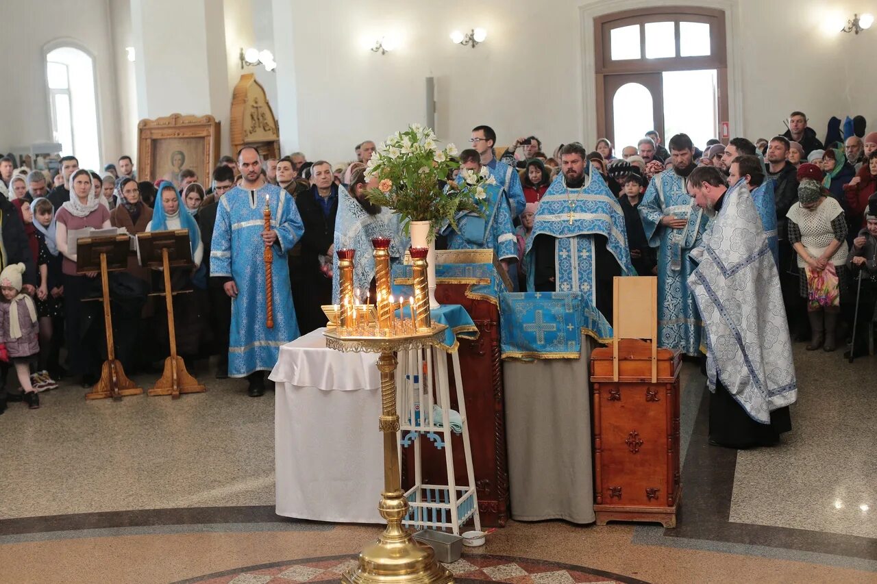 вести астраханской епархии. епархия астрахани. ковчег с мощами сергия радонежского 2022. мощи в астрахани декабрь 2023. ковчег мощи преподобного сергия радонежского.