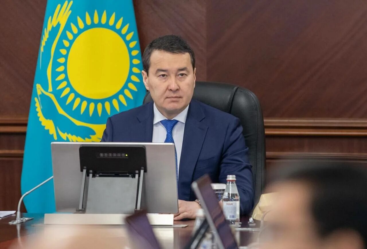 Премьер-министр Республики Казахстан в 2024 году. Фон выборы депутатов 2023 Казахстан. Банки казахстана 2023