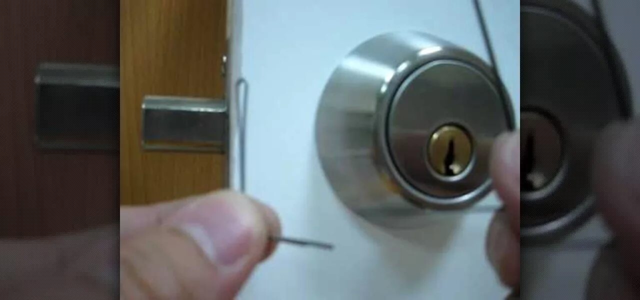 Замки дверные межкомнатные без ключа. Замок врезной Deadbolt (no-Key) автомат (никель). Замок на межкомнатную дверь без ключа. Межкомнатный замок без ключа.