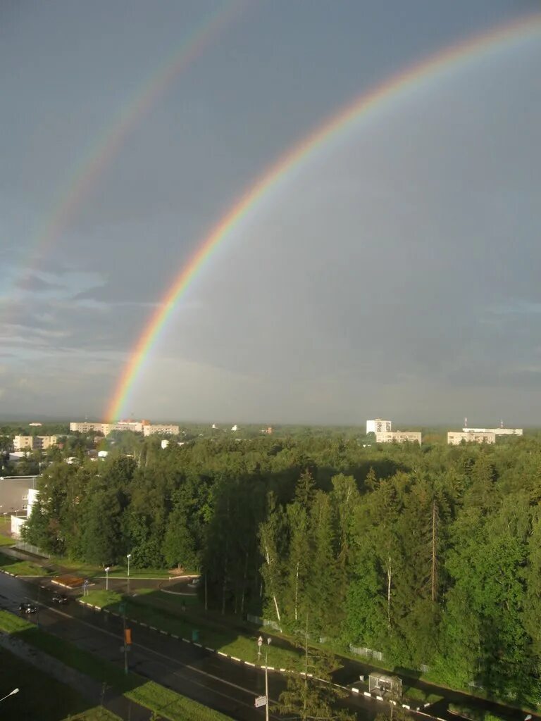 Погода троицк москва. Троицк. Население Троицка Московской области. Красивые места Троицк Москва. Радуга над Троицким мостом.