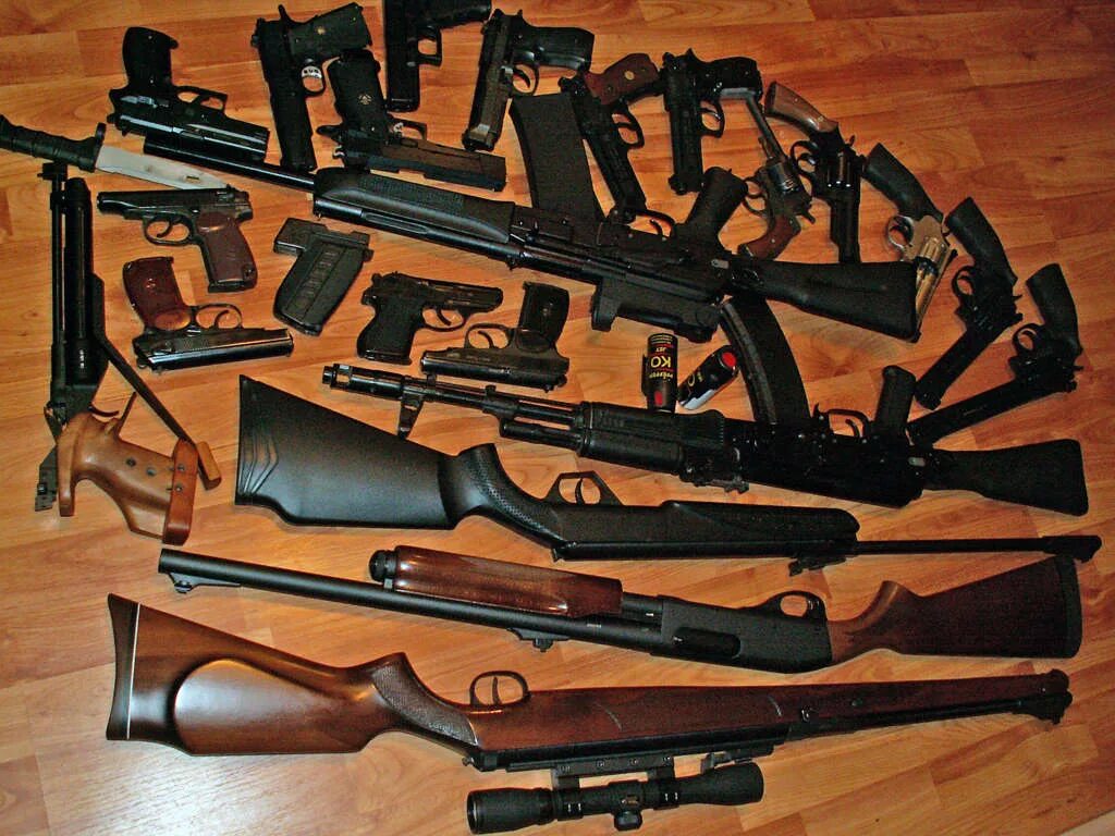 Купить недорого оружия. Коллекция оружия. Боевое оружие. Много оружия. Коллекционирование оружия.