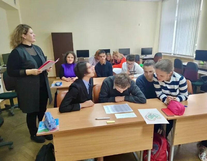 логист на учебе. колледж логистики в москве. кафедра в университете. колледж на логиста. 26 кадр кожуховская.