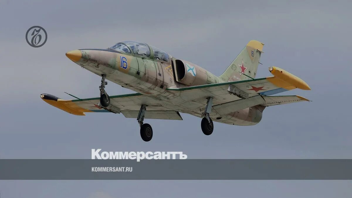 Л-39 самолет. Чешский самолет л-39. Л-39. Учебно-боевой самолёт l-39c Albatros. В краснодарском крае упал а 50