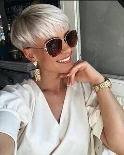 Короткая стрижка для женщин блонд