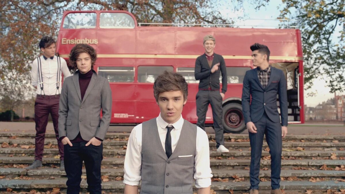 This one song. One Direction one thing. One Direction 16 лет. One Direction клипы. One Direction первый альбом.