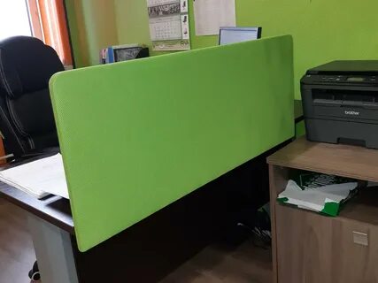 Настольный экран для стола