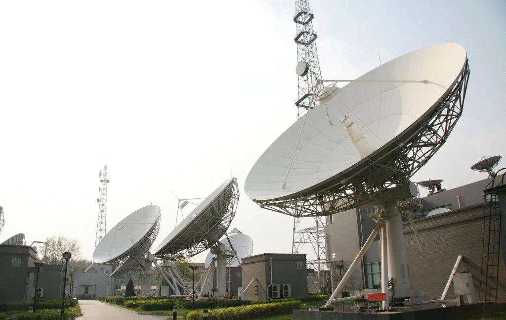 Satellite base