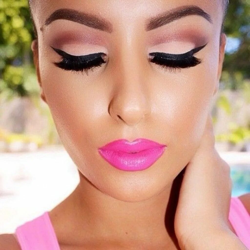 Pink make up