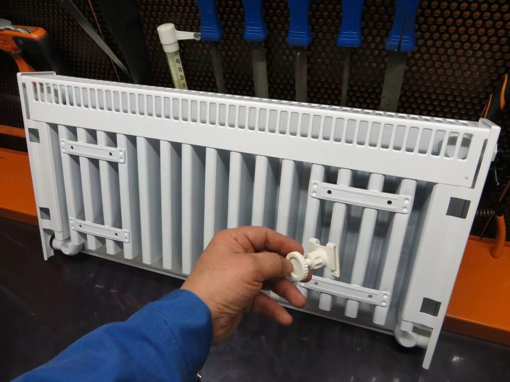 Радиатор панельный royal thermo compact c21/500/1500. Производство панельных радиаторов. Радиатор buderus logatrend. Радиатор wester 500. Радиатор сталь панельный 22c 500х600 heaton plus.