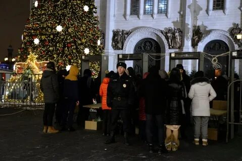 Рождественская служба по времени идет