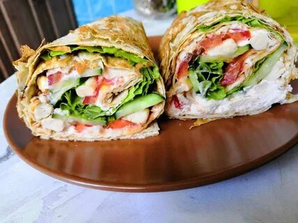 Лаваш с курицей огурцом
