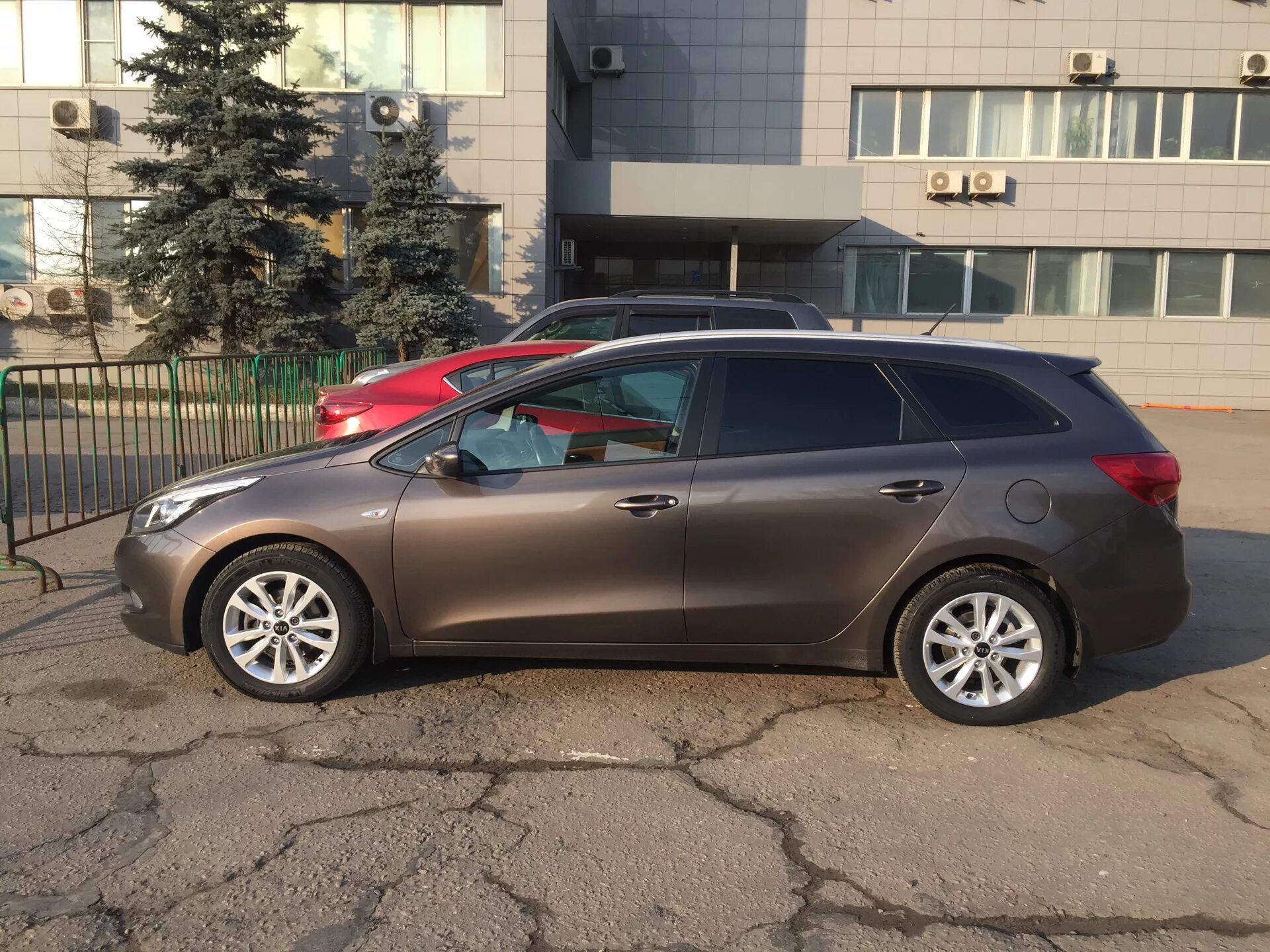 Kia Ceed SW 2014 коричневый. Kia Ceed 2 универсал. Kia Ceed SW 2022 бронза. Kia Ceed SW 2010 диски. Киа сид 11 год