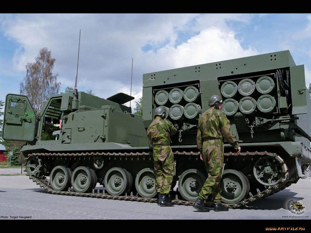 М 270 е. Рсзо м270. рсзо м270 mlrs. реактивная система залпового огня м270. м270 млрс.