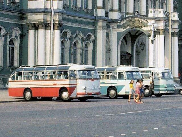 Турист песня ленинград. Турист ленинград красная. Турист ленинград красная. Старый отель ленинград центр. Турист ленинград красная.