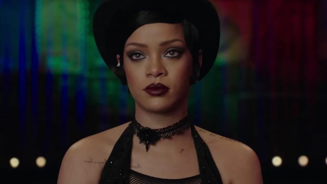 Rihanna this town. Валериан и город 1000 планет Рианна. Рианна Валериан и город.