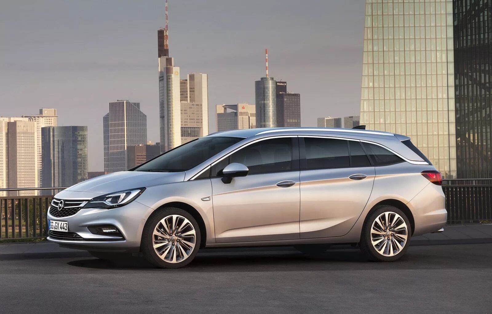 Годавать. Astra Sports Tourer. Opel Astra Sports Tourer. Opel Astra 2016 универсал.