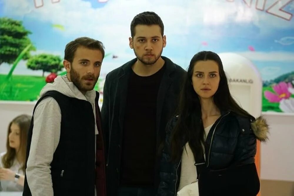 Ты расскажи 14. Ты расскажи 14. Ирем хелваджиоглу улаш туна астепе. Ирем хелваджиоглу истерзанная. Ты расскажи 14.
