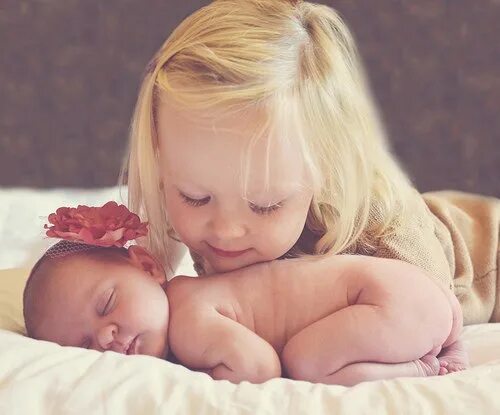 Сестра и племянница Ягра фото. Bath time with Baby sister. Happy Baby sister. Baby sister is