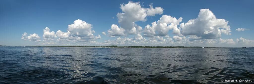 Вода в реке волга в самаре. Фокино река Волга. Река Волга Саратов. Волга река панорама. Река Волга в Самаре самое широкое место.