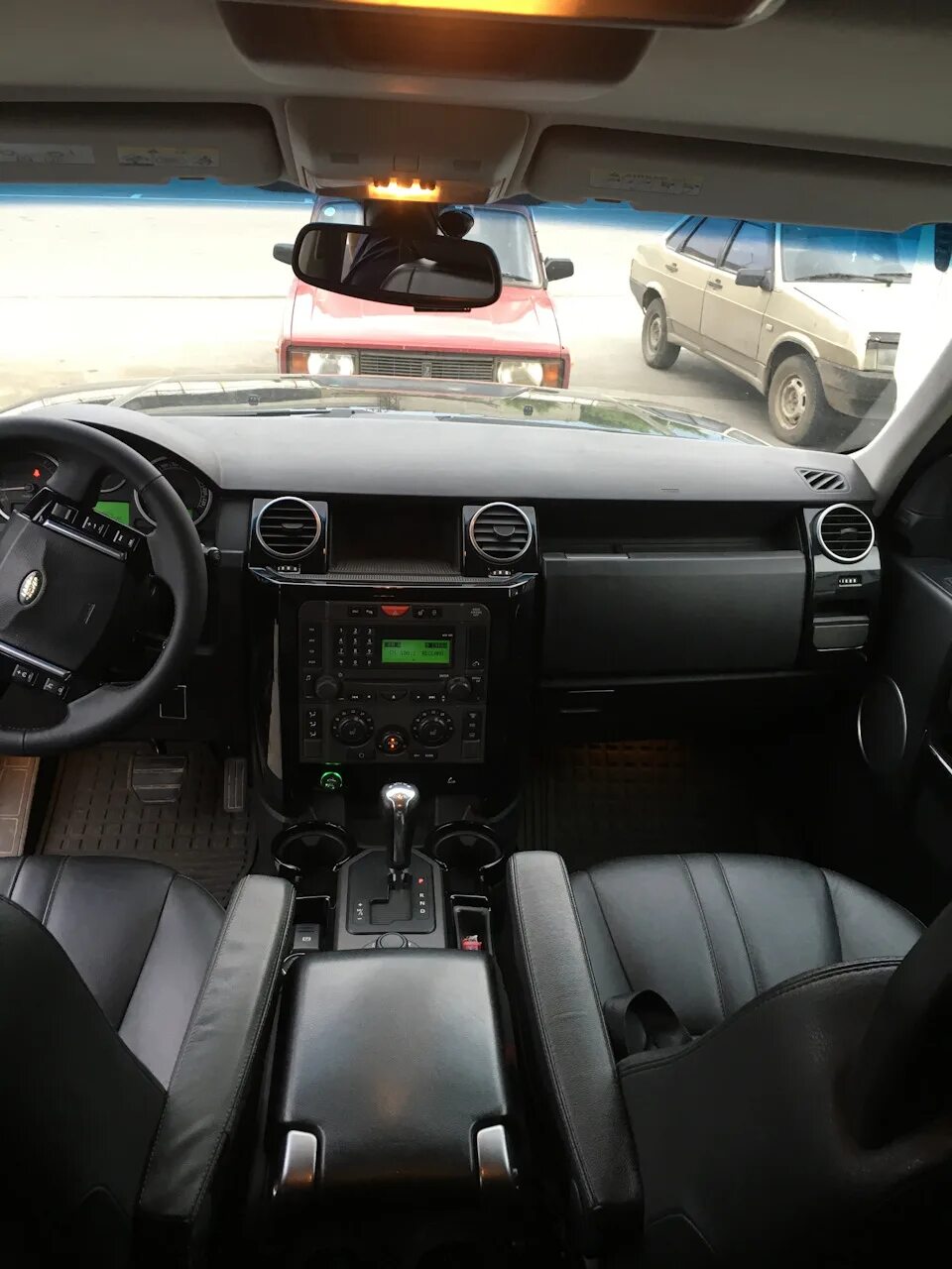 Дискавери 3 салон. Land Rover Discovery 3 салон. Ленд Ровер Дискавери 4 салон. Range Rover Discovery 3 салон. Land Rover Discovery 4 Interior.