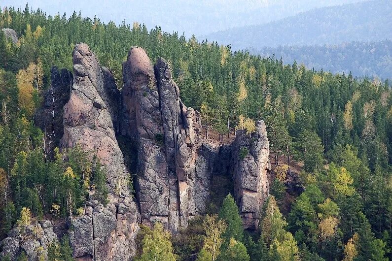 Заповедник столбы Красноярск. Субутуйские столбы Закаменский район. Красноярск река Енисей столбы. Красноярск горы столбы. Родной край красноярского края