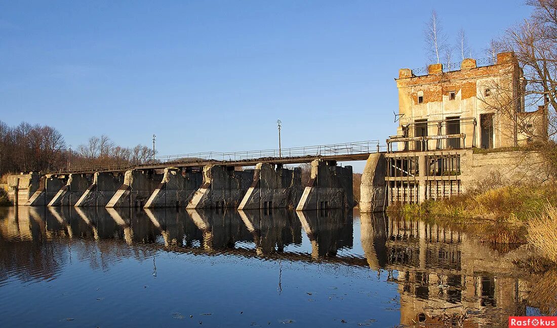 дамба старый оскол. воря в савино. дамба старооскольское водохранилище. старая плотина. старая гэс на реке киржач.