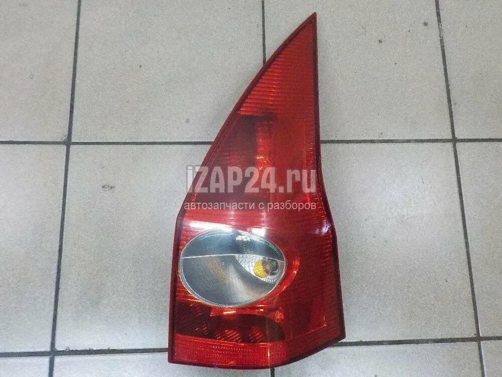 Задние фонари renault megane 3 new. Рено меган 2 универсал задний левый фонарь. Меган 2 универсал задние фонари. Задняя фара выцвела рено меган 2. Меган 2 универсал задние фонари.
