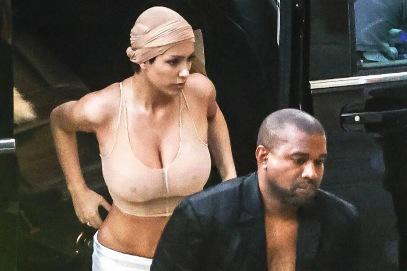 жена канье уэста 2023 бьянка. бьянка цензорри в пальто. бьянка цензорри в париже. канье уэст и бьянка цензори фото. бьянка цензорри в париже.