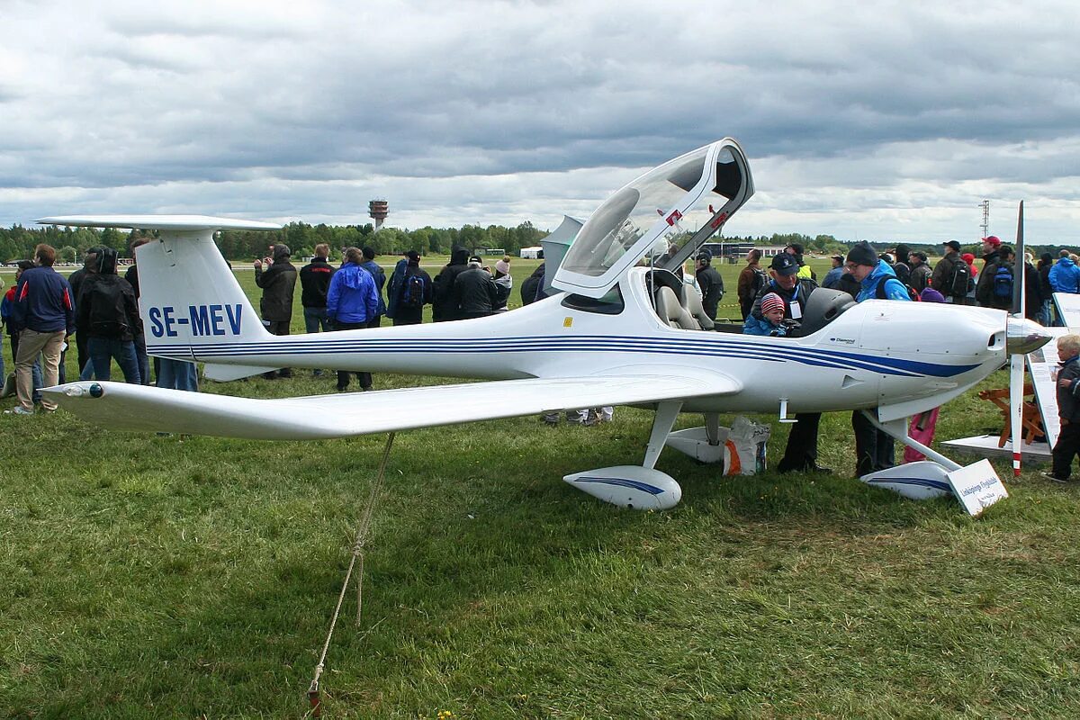 Diamond da20-a1 katana. Diamond da20-a1 katana. Diamond da20. Самолет diamond 20. Diamond da20.