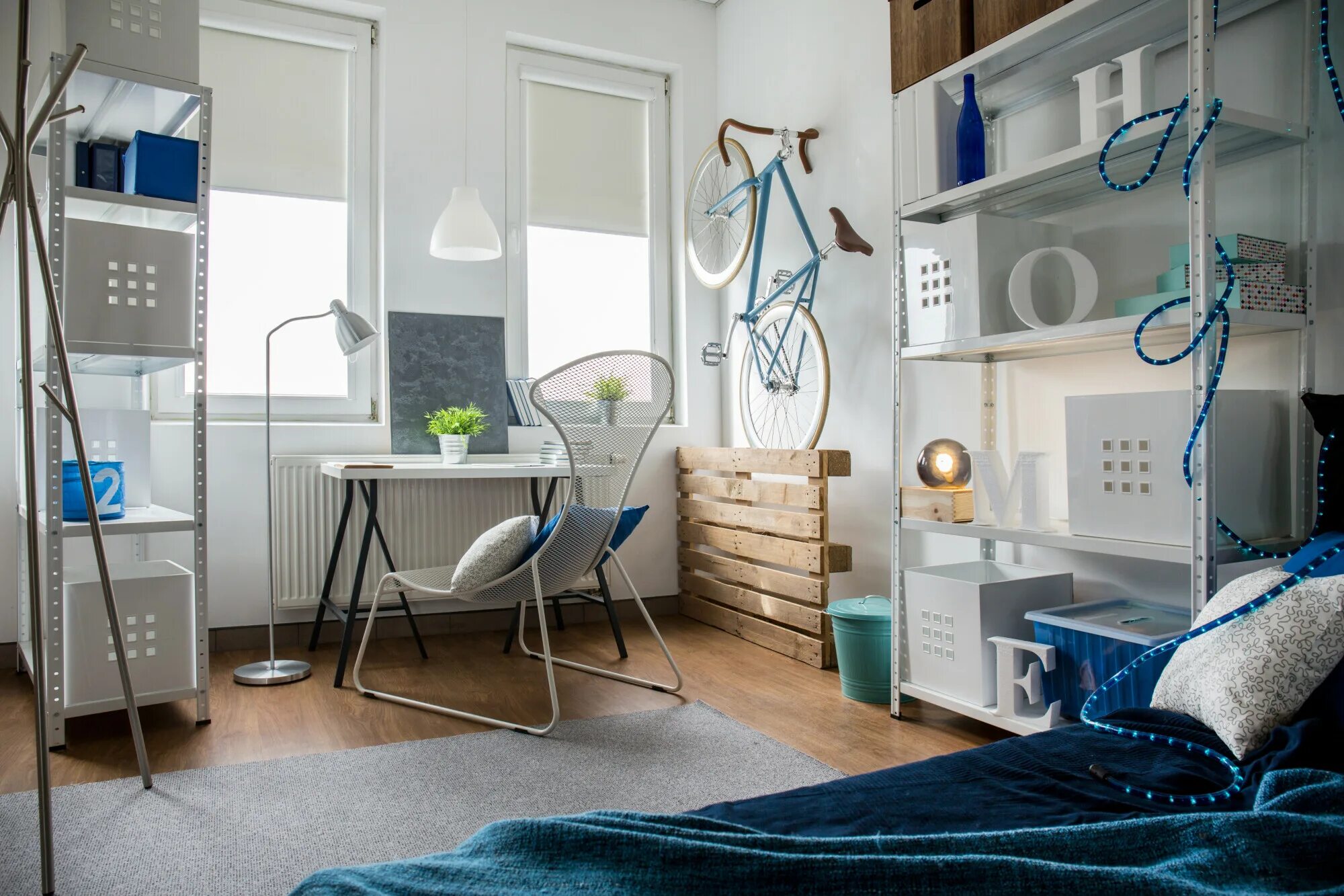 Smallest flat. Экономия места в маленькой студии. как увеличить пространство в маленькой квартире. дизайн микроквартиры. small flat.