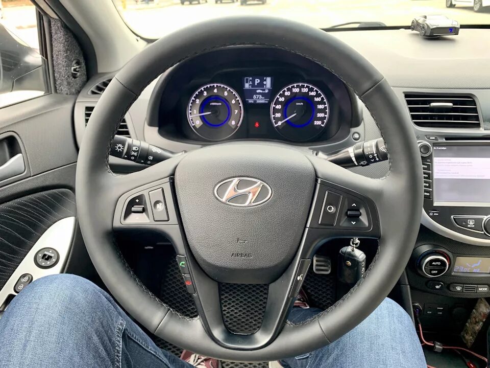 Руль солярис 2. Руль hyundai solaris 2021. Руль хендай солярис. Руль хендай солярис. Перетяжка руля hyundai solaris.