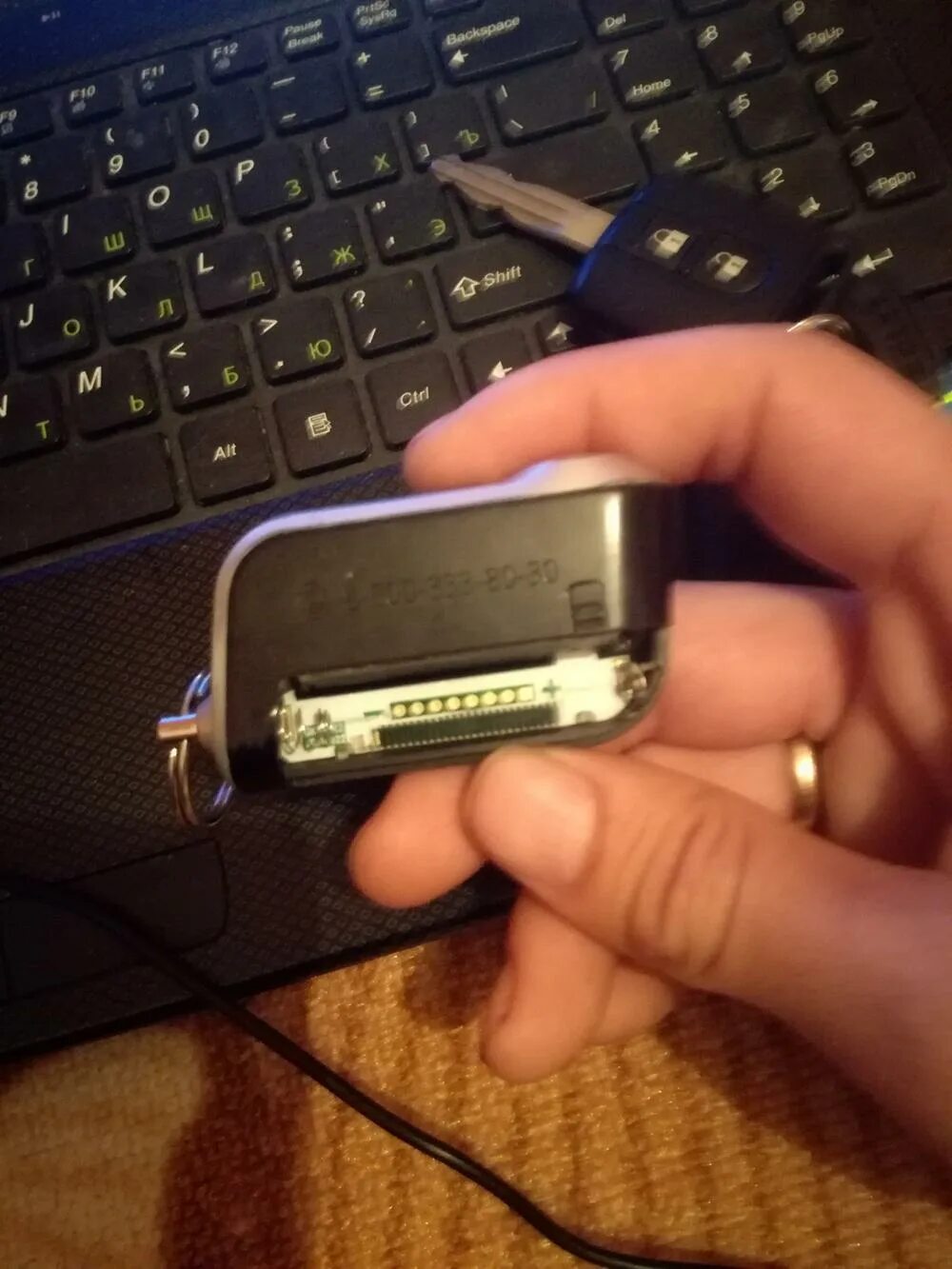 А93 не прописывается брелок. Прописать брелок старлайн д 94. А93 не прописывается брелок. Прописка брелка старлайн а92. Часы сигнализации старлайн а91.