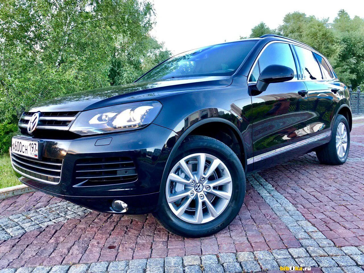 Volkswagen touareg 2012. Фольксваген Туарег 2 поколения. Touareg 2012 Black. Вольцваген Таурег 2012 год черный на 20 дюймов. Вольцваген Таурег 2012 год черный на 21 дюймов.