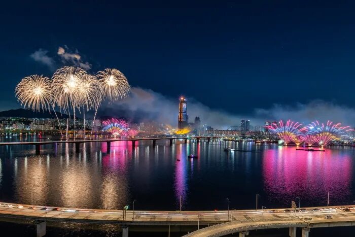 Сеул 2019. Seoul international fireworks festival. международный фестиваль фейерверков в сеуле. фестиваль фейерверков в южной корее. фестиваль фейерверков 2025 в сеуле.