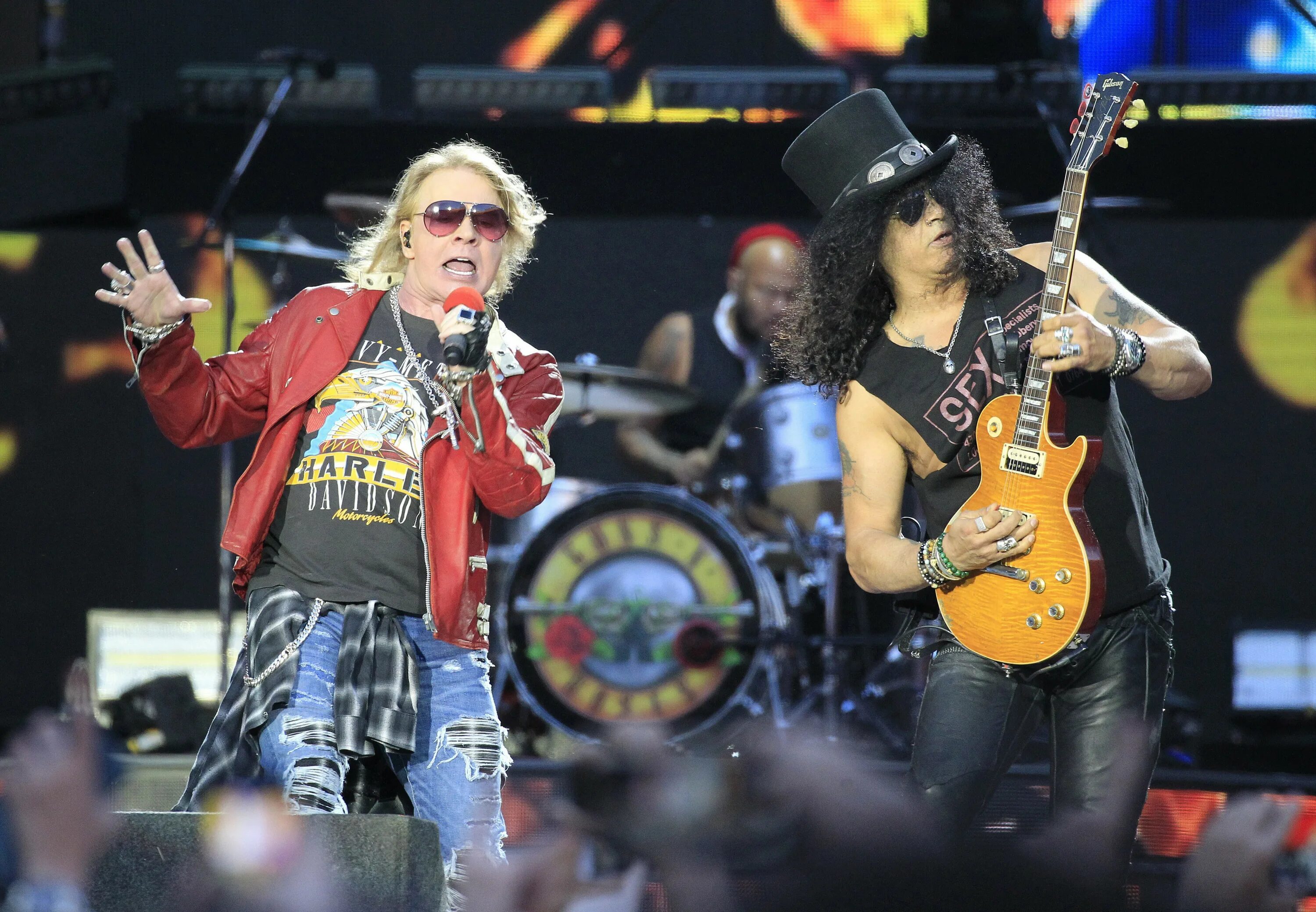 Gunses roses. Guns n roses. Группа guns n’ roses. Guns n roses band. Группа ганс роузес.