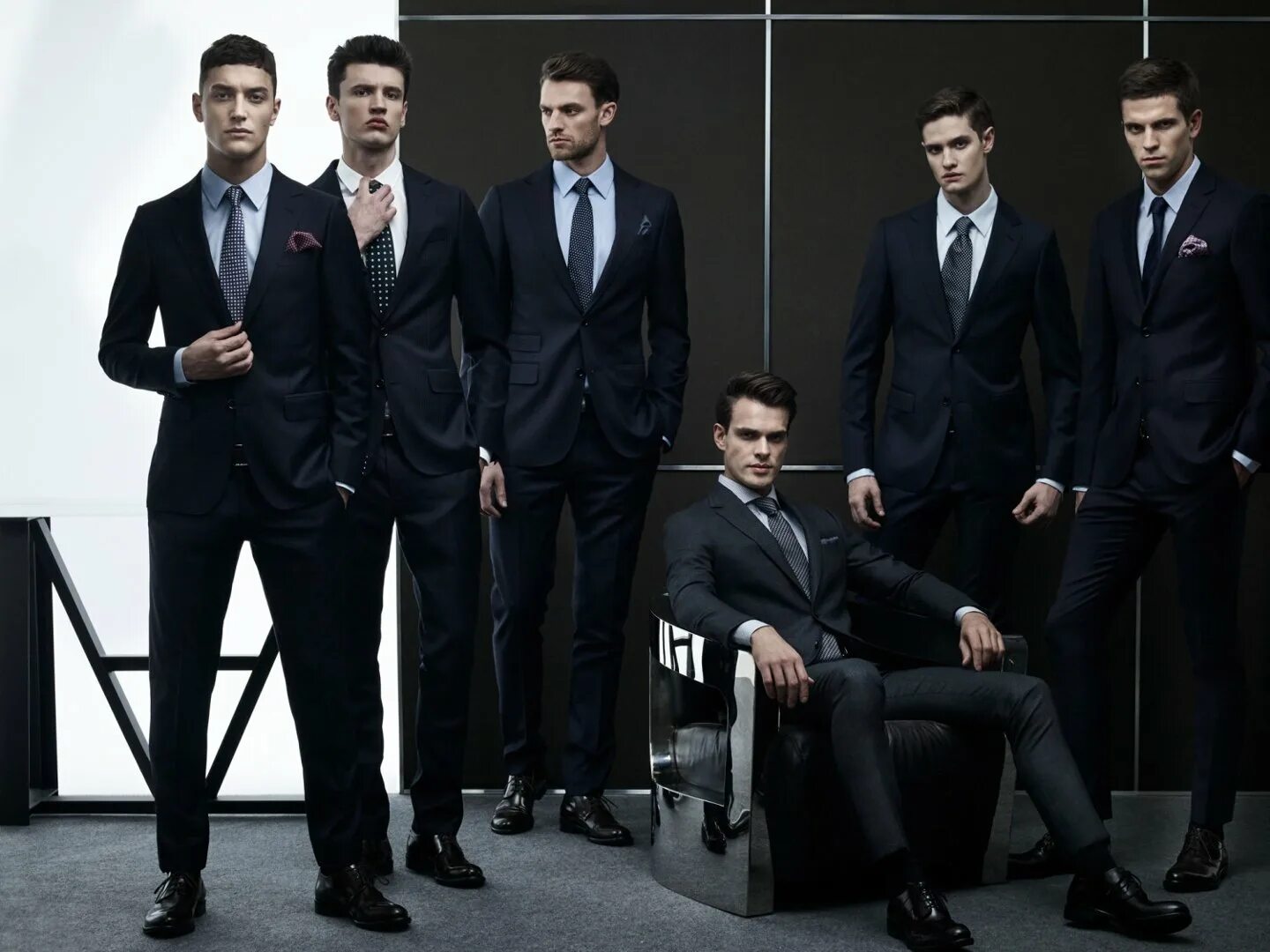 Paul shark цум. маленький магазин мужской одежды. где в москве мужская одежда. где в москве мужская одежда. магазин стильной одежды для мужчин.